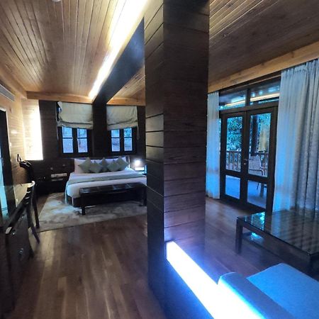 แอมบี แวลเลย์ ซิตี้ Hotel โลนาวาลา ภายนอก รูปภาพ A room at the hotel