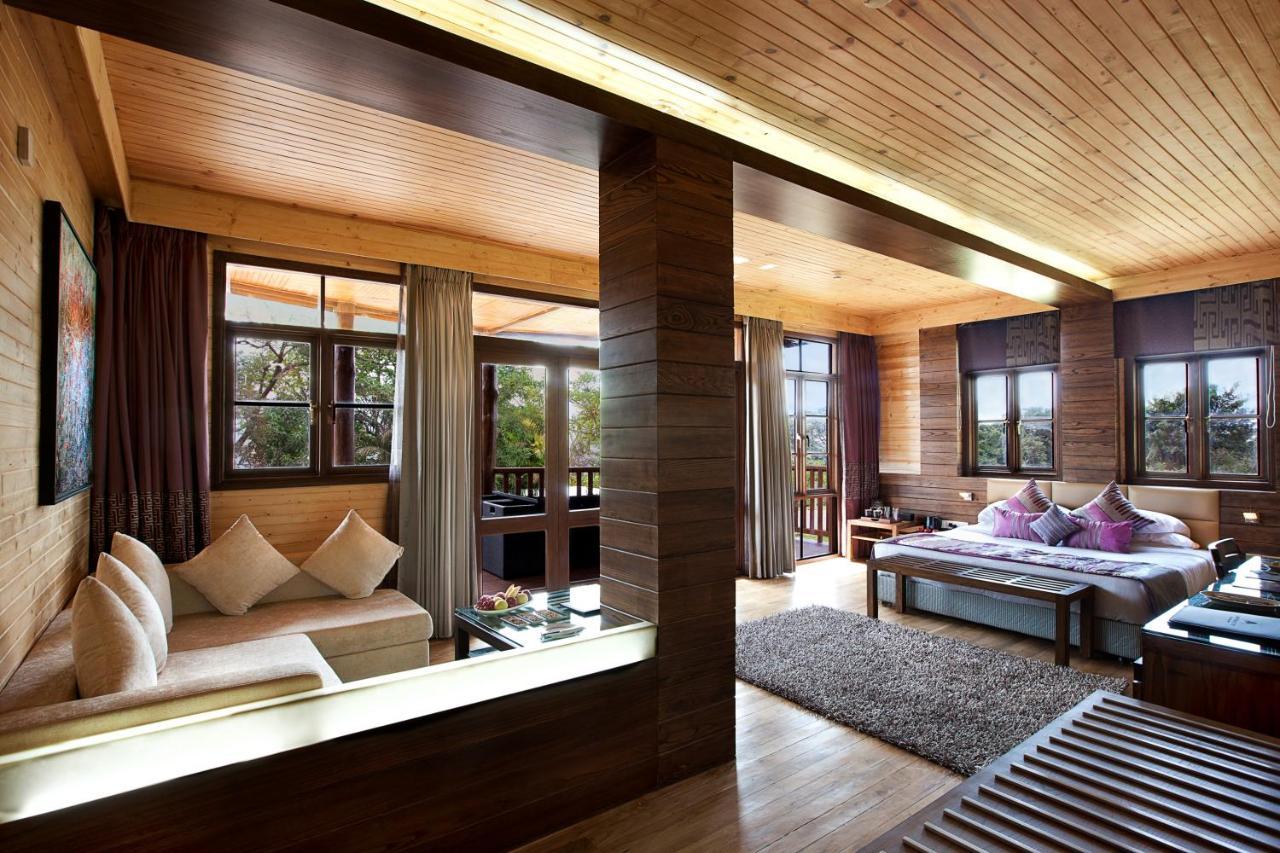 แอมบี แวลเลย์ ซิตี้ Hotel โลนาวาลา ภายนอก รูปภาพ A suite at the hotel