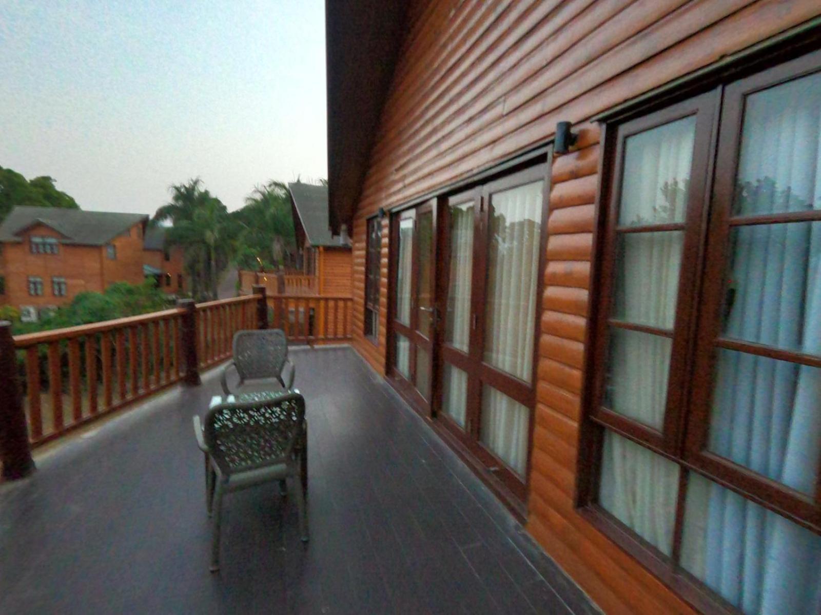 แอมบี แวลเลย์ ซิตี้ Hotel โลนาวาลา ภายนอก รูปภาพ A balcony