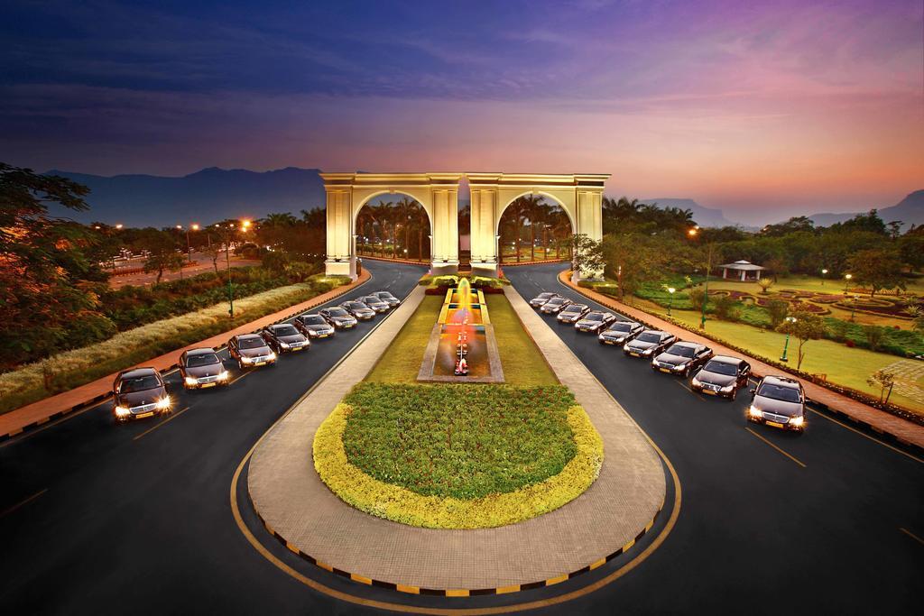 แอมบี แวลเลย์ ซิตี้ Hotel โลนาวาลา ภายนอก รูปภาพ The University of the Philippines Diliman, the main campus of the University of the Philippines, is the largest university in the Philippines.