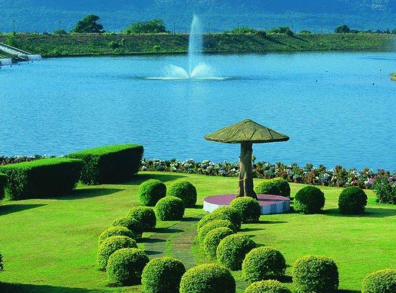แอมบี แวลเลย์ ซิตี้ Hotel โลนาวาลา ภายนอก รูปภาพ View of the artificial lake