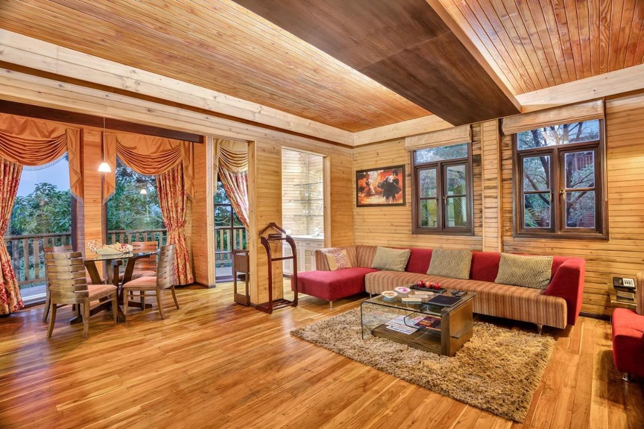 แอมบี แวลเลย์ ซิตี้ Hotel โลนาวาลา ภายนอก รูปภาพ Interior of a villa